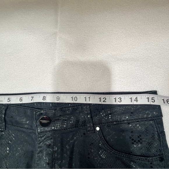 Hallhuber coated Dark Green Snakeskin animal print pants, size IT 38/US 2 or S - Picture 12 of 14